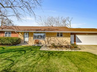 900 Seil Rd, Shorewood, IL 60404