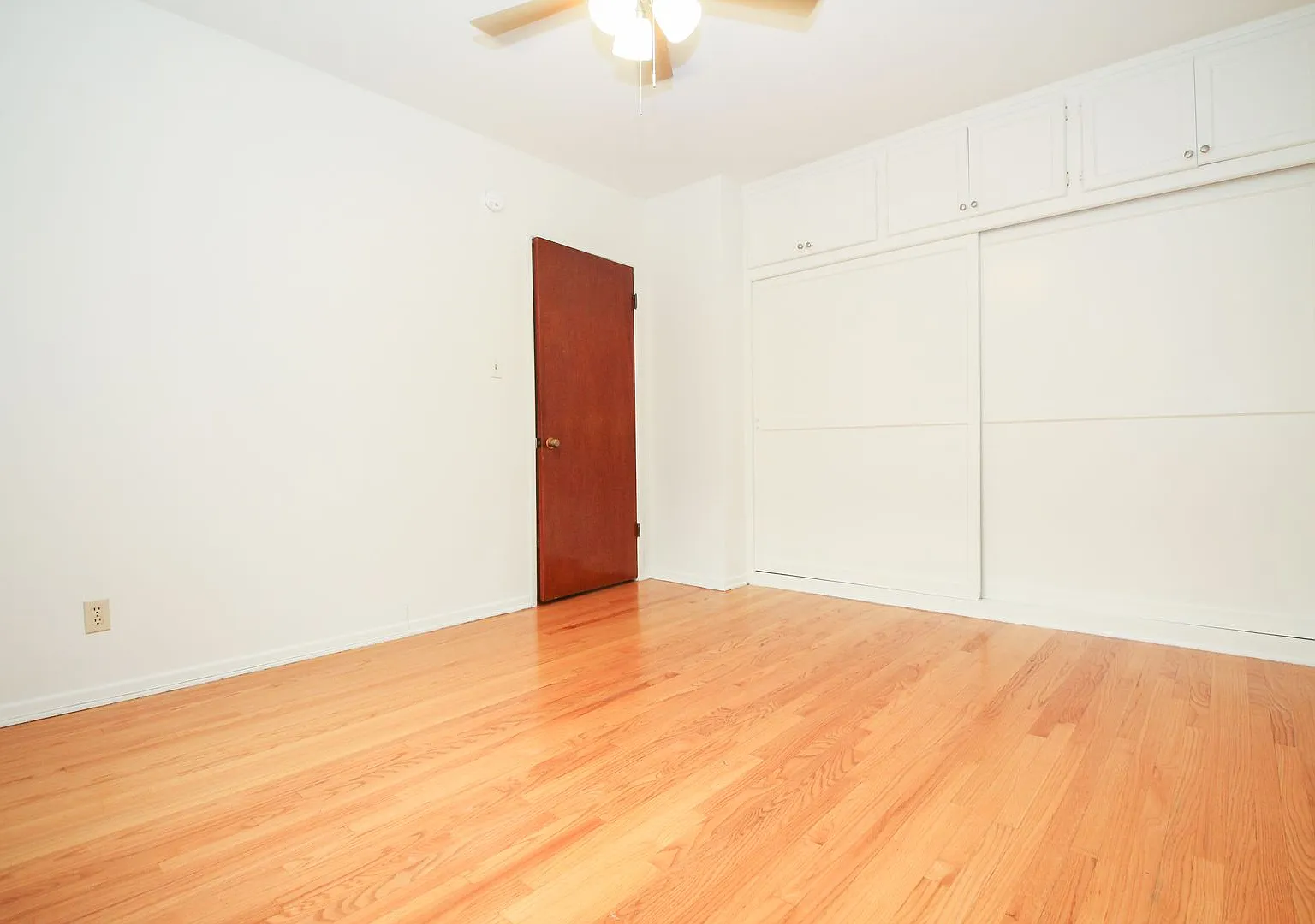 1033 S. Holt Ave. — Photo 4