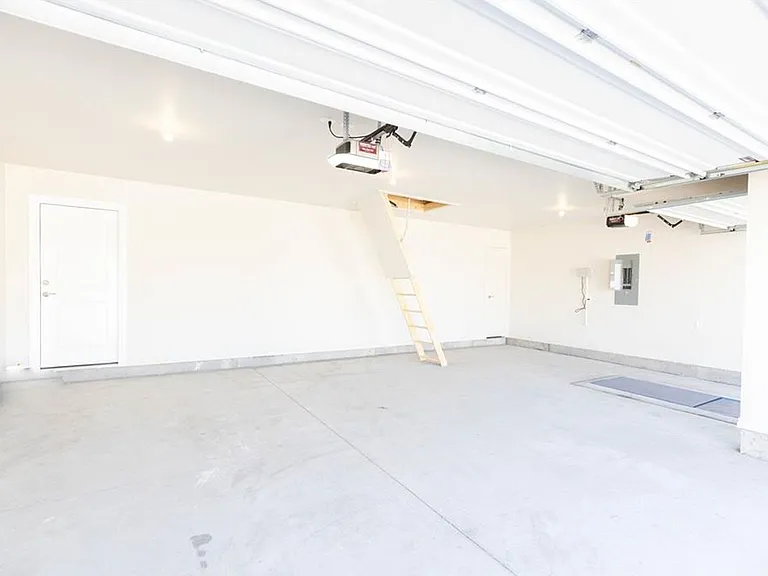 8732 Poppey Pl — Photo 17