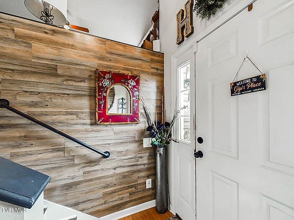 5th image of 1295 Martins Glen Ln