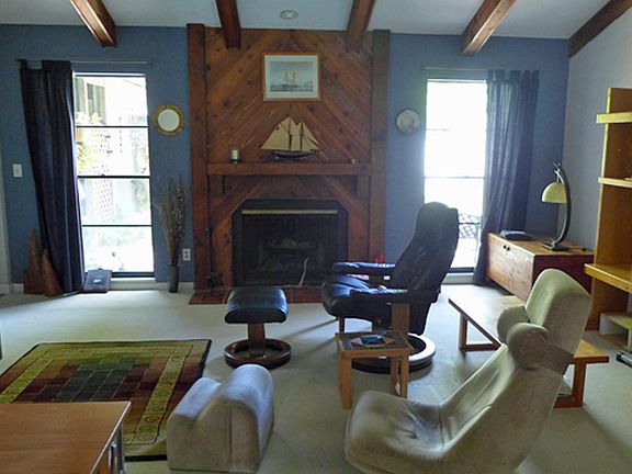 5th image of 16327 Bonneville Dr