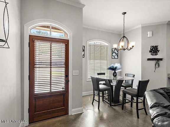 3rd image of 146 Allie Ln