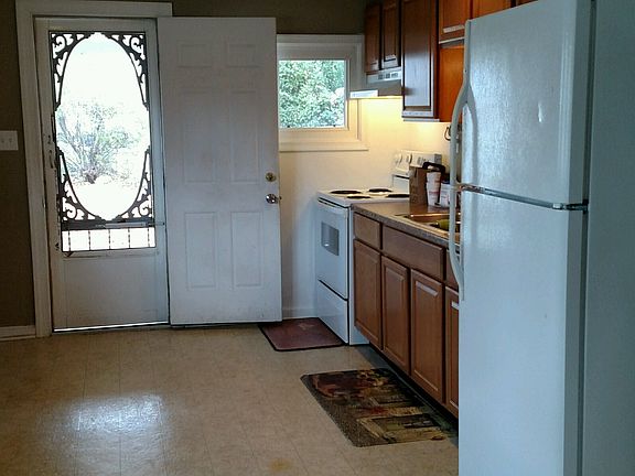3rd image of 38 Montrose Dr