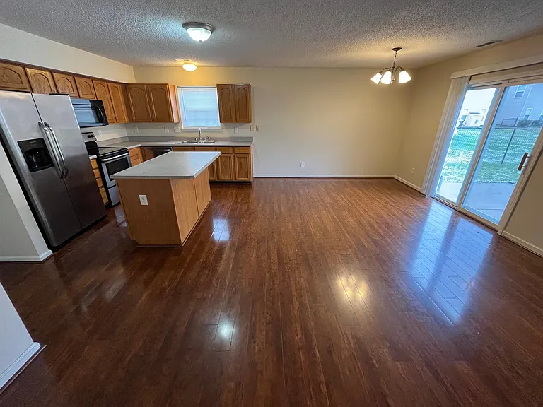 3168 Shadow Bend Dr — Photo 6