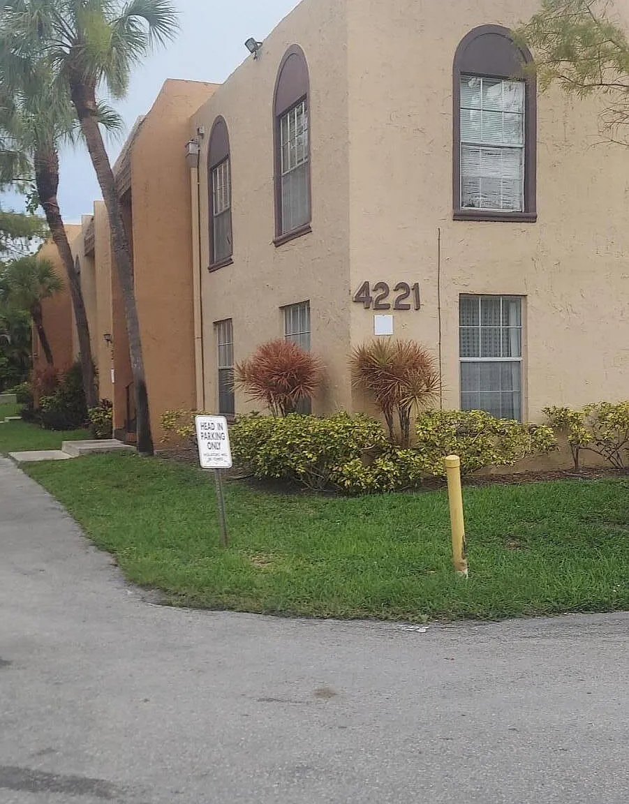 2 bed, 2.0 bath, 1108 sqft, $1,850 — Photo 2