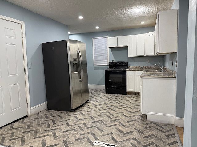 1st image of 442 Sherburne Ave #1