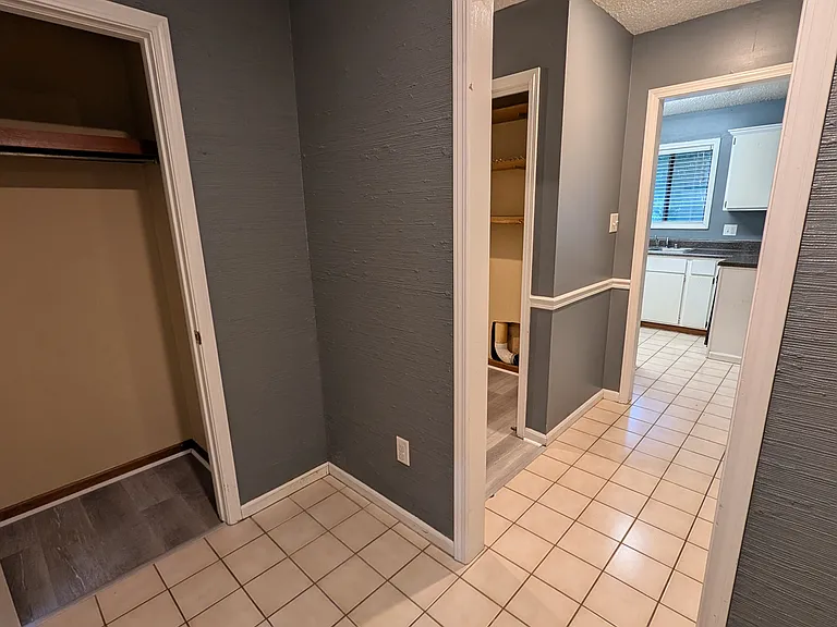 1605 Teresa Cir — Photo 7