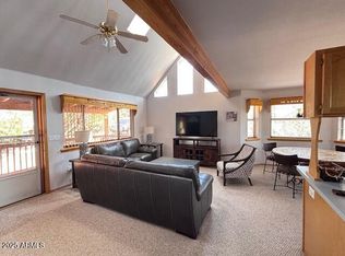 2806 Skyhawk Dr, Overgaard, AZ 85933