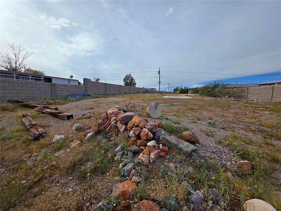 2nd image of 1663 Colina Drive