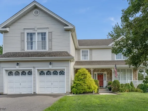 13 Grant Way, Lopatcong Twp., NJ 08865