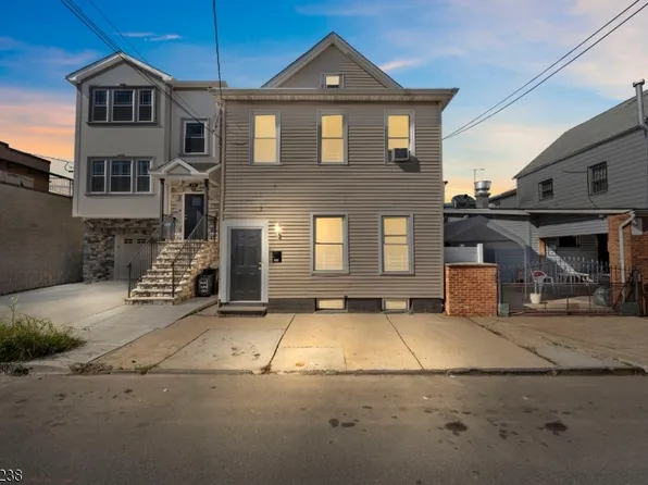 258 2Nd St, Elizabeth City, NJ 07206