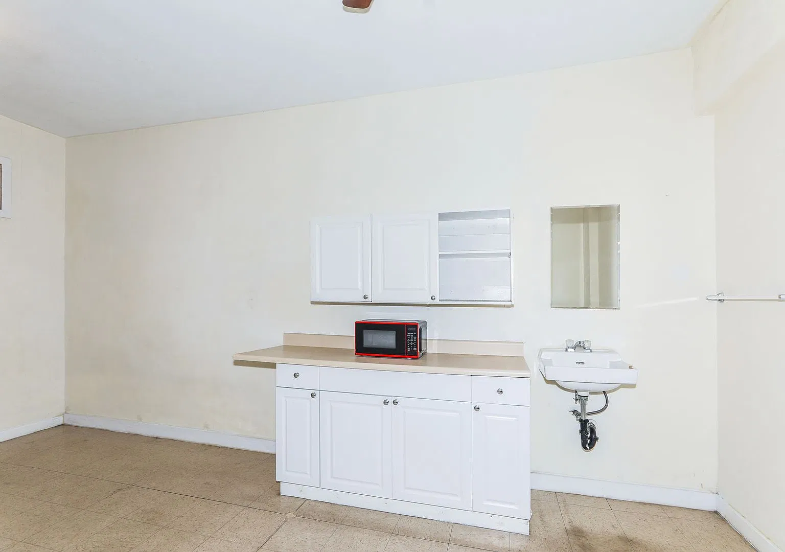 Room for rent in Kaimuki — Photo 3