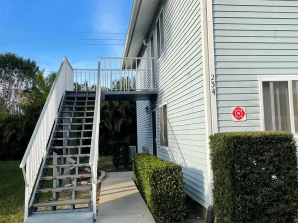 233 SE Village Drive #233, Port St Lucie, FL 34952