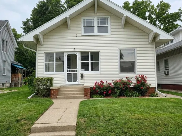 751 Mulberry St, Galesburg, IL 61401