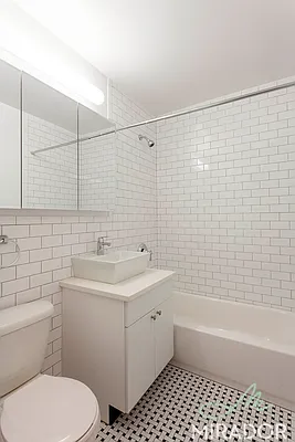 Rented by Mirador Real Estate | media 10