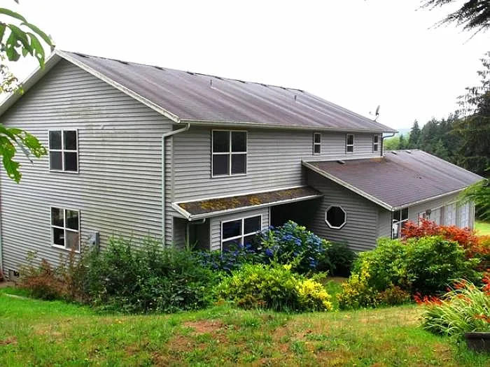 3255 Hubert Rd photo 1