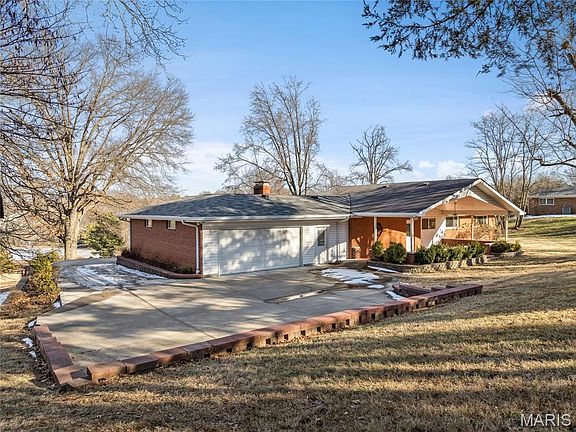 2nd image of 9 Lochhaven Ln