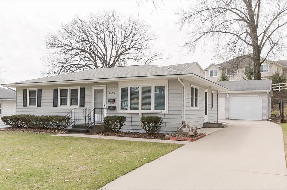 1st image of 3507 Bel Air Dr SE