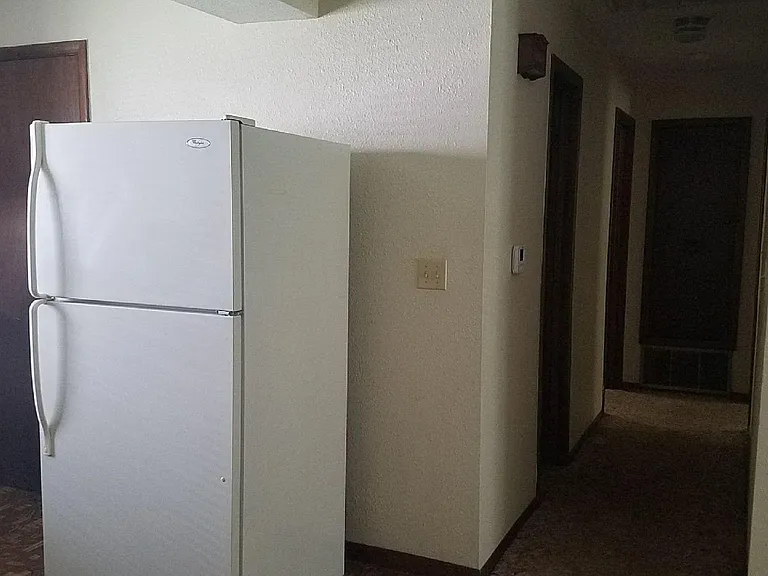 harrison 2 bedroom hall way view_05242017