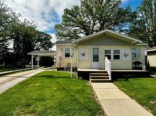 25 4th St SW, Harmony, MN 55939