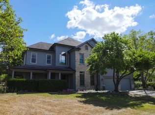 4N537 N Robert Frost Cir, St Charles, IL 60175