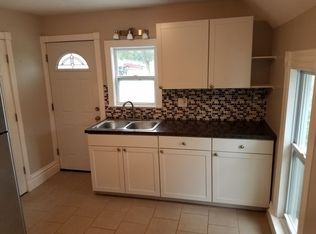 924 Knapp St NE APT 2, Grand Rapids, MI