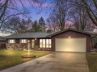 2622 Broken Arrow Dr, Fort Wayne, IN