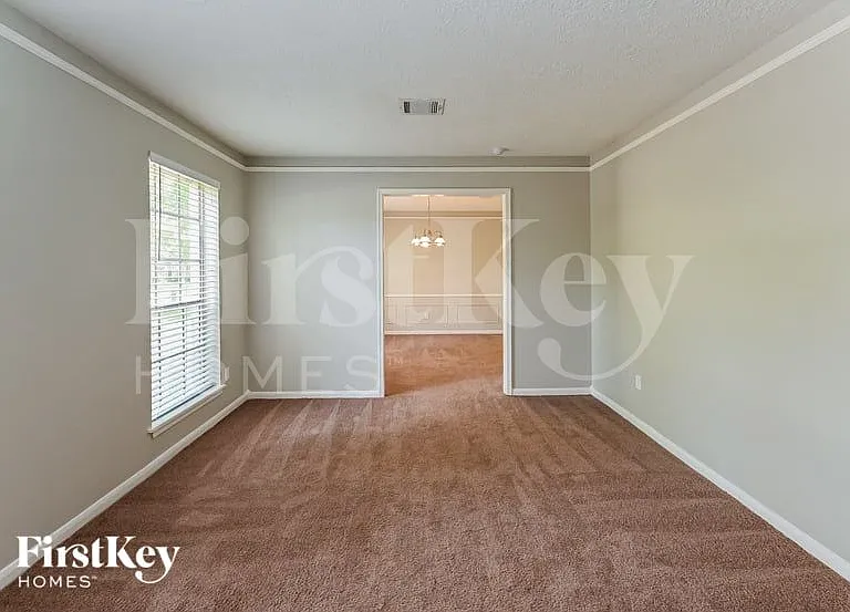 16010 Pebble Bend Dr — Photo 2