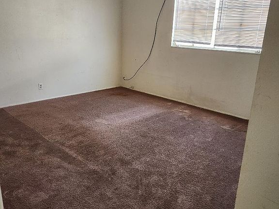 4th image of 1009 W Lead Ave