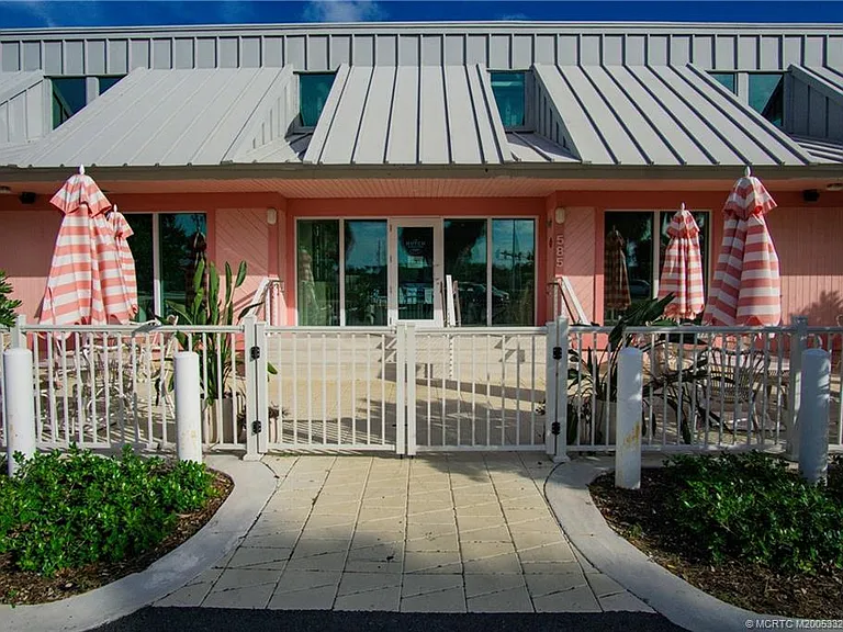 245 NE Macarthur Blvd #12 — Photo 45