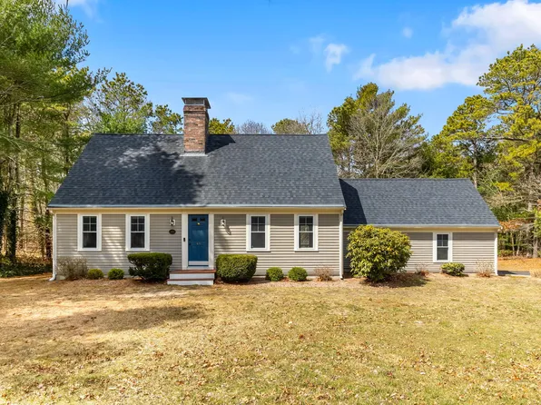 49 Roosevelt Road, Cotuit, MA 02635