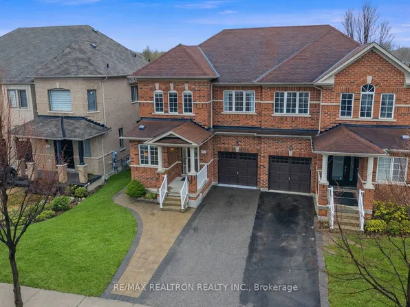 41 Wallwark St, Aurora, ON L4G 0J2