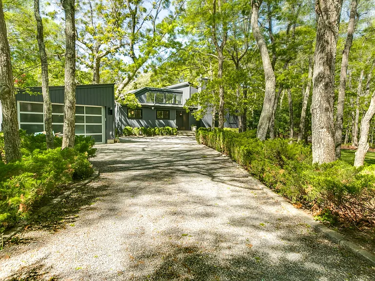 15 Karin Dr — Photo 2