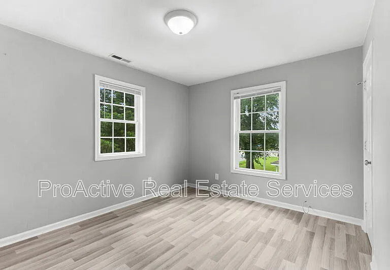 1415 Commerce Ave #1 — Photo 15