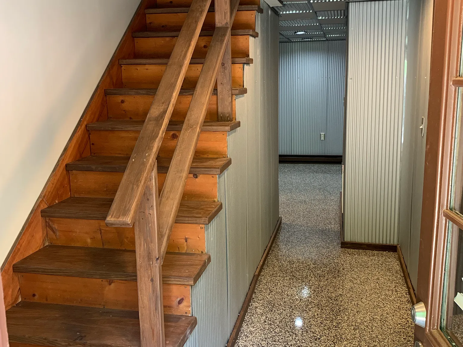 1 House — Photo 3