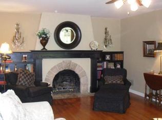 252 Apache Trail West St, Shawnee, KS 66217