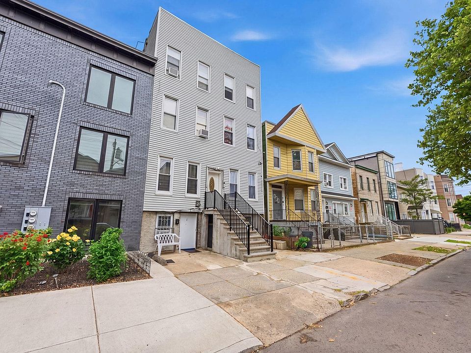 1st image of 85 Zabriskie St
