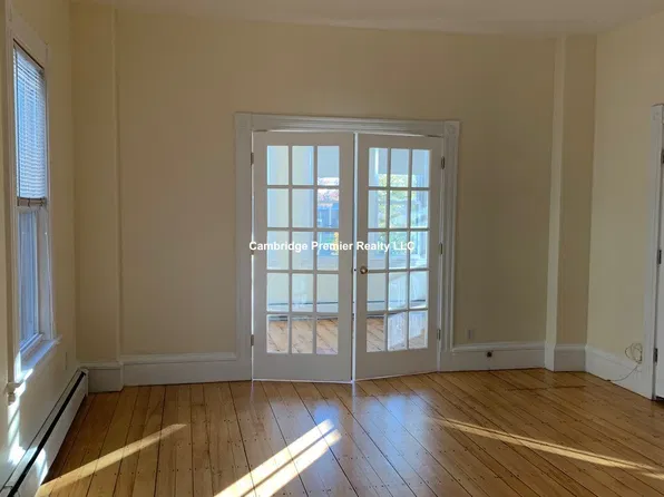 547 Broadway #4, Somerville, MA 02145