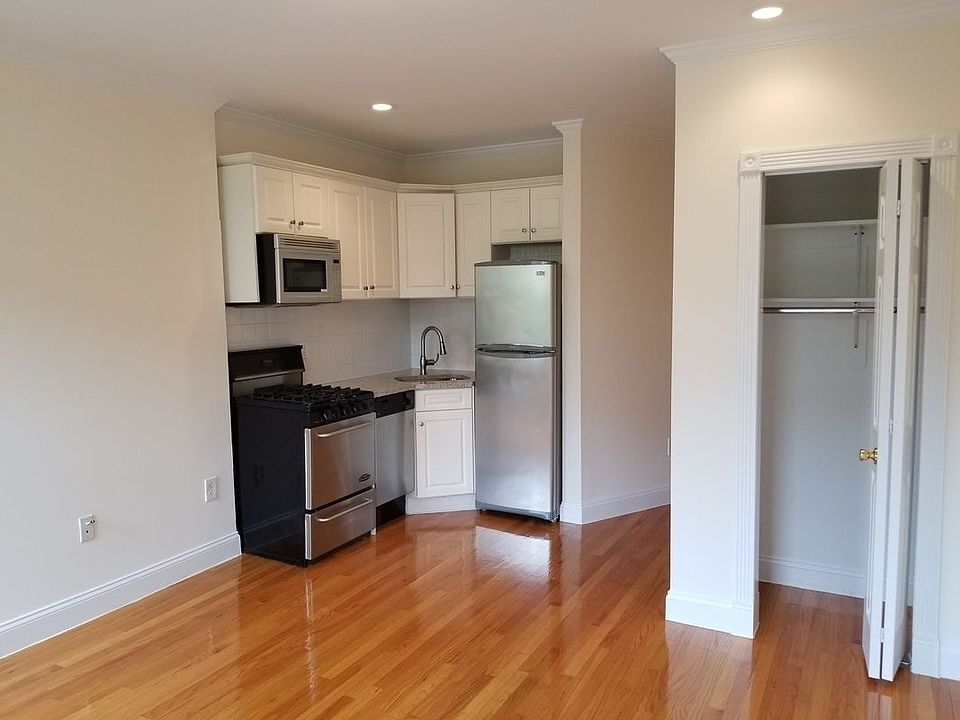 1st image of 641 Hudson St APT 4A