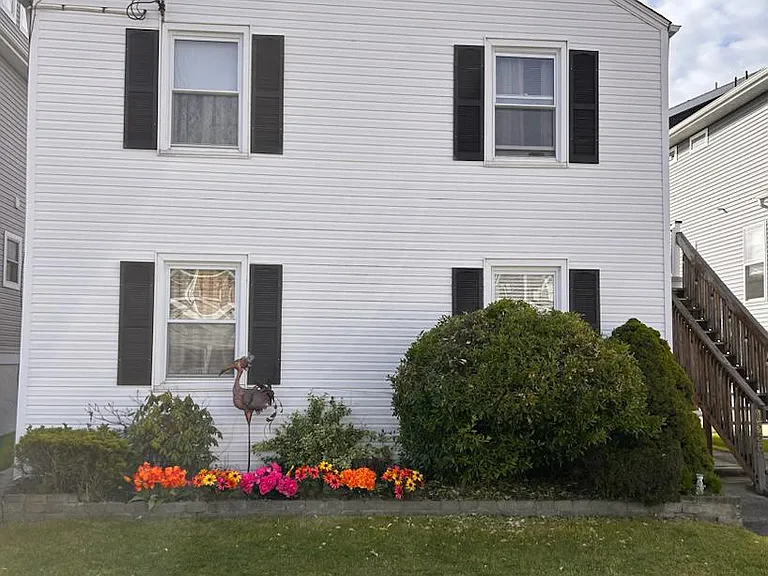1335 Simpson Ave — Photo 1