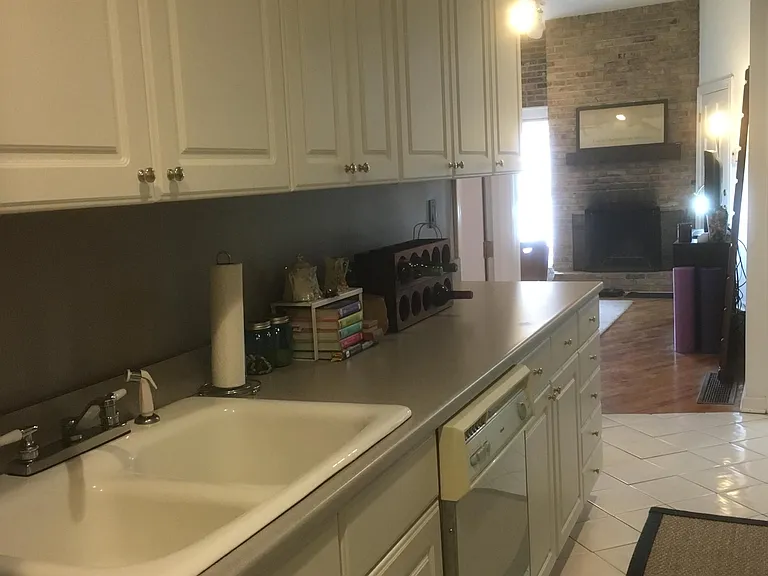 752 W Willow St #1 — Photo 10