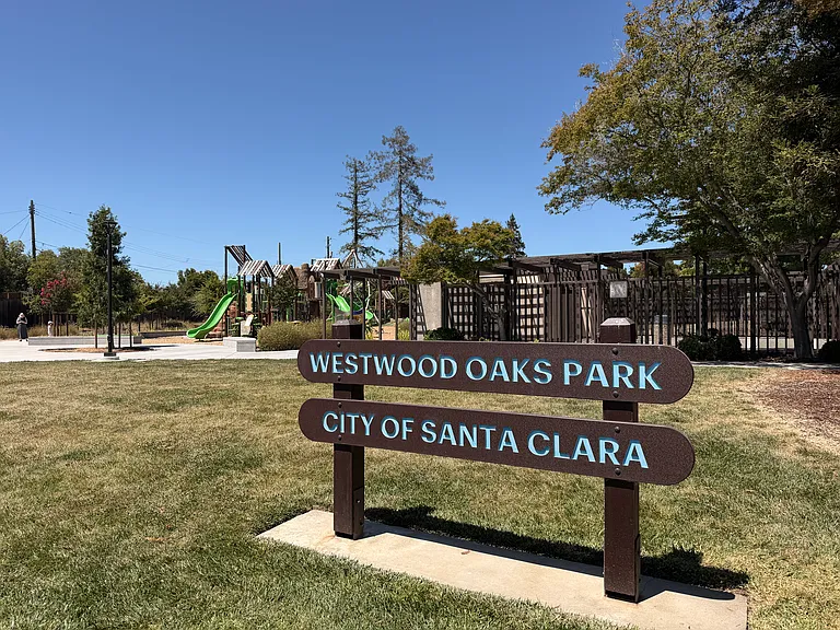 Home backs up to Childrens play area
and Jenny Strand park is down the street in neighborhood