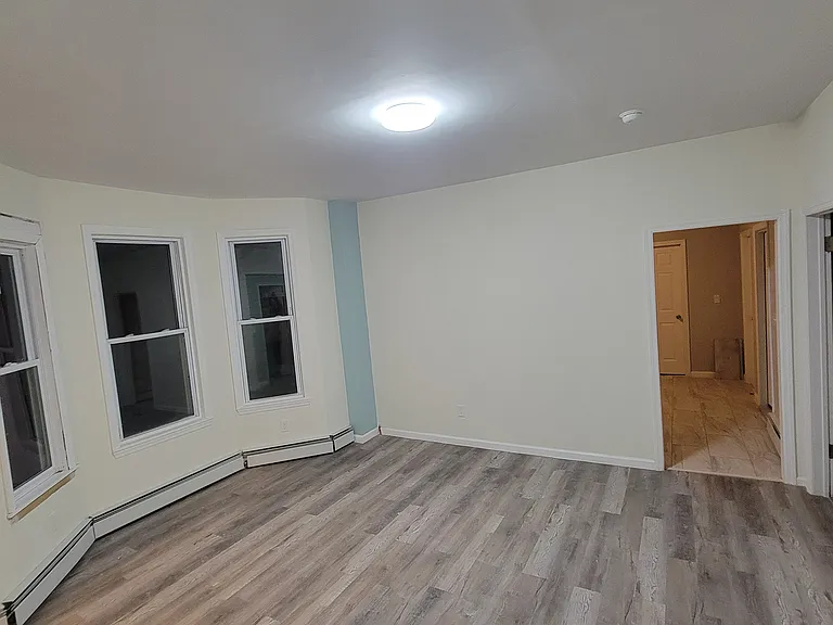 47 Williams St #1 — Photo 10