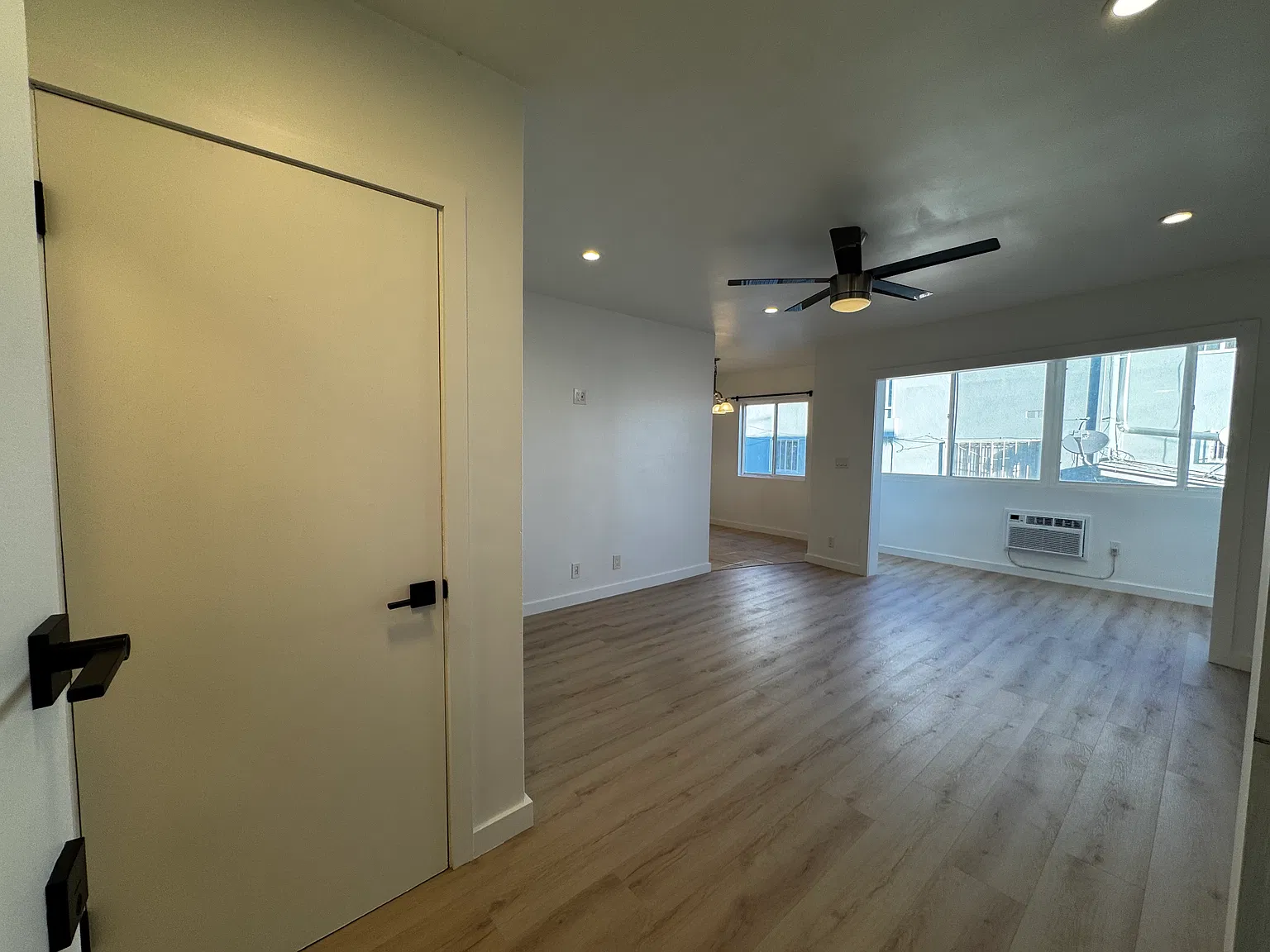 1 bed, 700 sqft, $1,785 — Photo 2