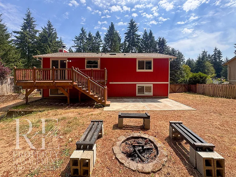 7611 Oak Park Dr NW — Photo 24