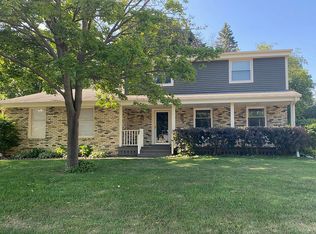 N88W5422 Regency Ln, Cedarburg, WI 53012