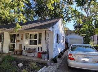 938 33rd St SW, Wyoming, MI 49509