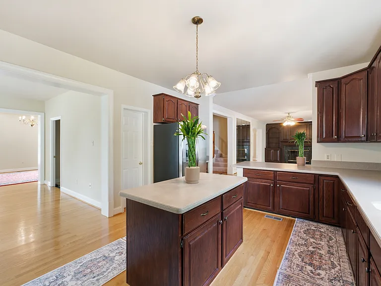 2725 Oldewood Dr — Photo 17