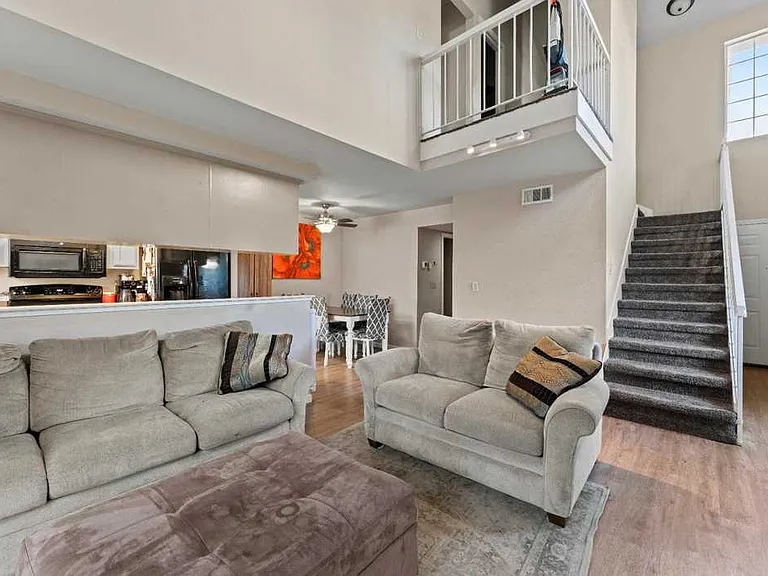 1001 Cirby Oaks Way — Photo 4