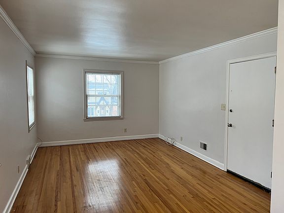 3rd image of 2936 Drew Ave S